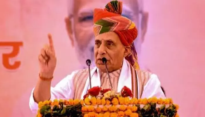 సీఏఏతో ఎవరూ పౌరసత్వం కోల్పోరు: రక్షణ మంత్రి రాజ్నాథ్ సింగ్ వెల్లడి సీఏఏతో ఎవరూ పౌరసత్వం కోల్పోరు: రక్షణ మంత్రి రాజ్నాథ్ సింగ్ వెల్లడి
