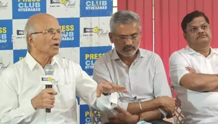 భద్రతా కమిషన్ కాగితాలకే పరిమితమా?.. సీఎంకు ఫోరం ఫర్ గుడ్ గవర్నెన్స్ లేఖ భద్రతా కమిషన్ కాగితాలకే పరిమితమా?.. సీఎంకు ఫోరం ఫర్ గుడ్ గవర్నెన్స్ లేఖ