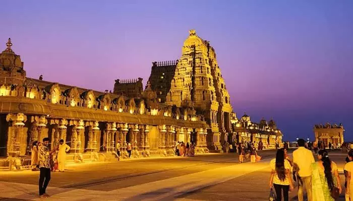 యాదాద్రి ఆలయానికి వెళ్లే భక్తులకు BIG అలర్ట్ యాదాద్రి ఆలయానికి వెళ్లే భక్తులకు BIG అలర్ట్