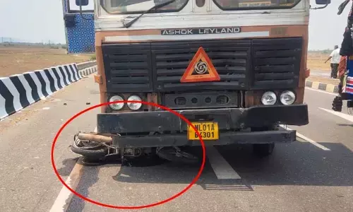 Accident: పల్నాడు జిల్లాలో తీవ్ర విషాదం.. రోడ్డు ప్రమాదంలో ఇద్దరు దుర్మరణం
