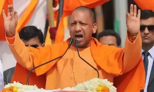 దేశానికి అతిపెద్ద సమస్య కాంగ్రెస్సే: యోగి ఆదిత్యనాథ్