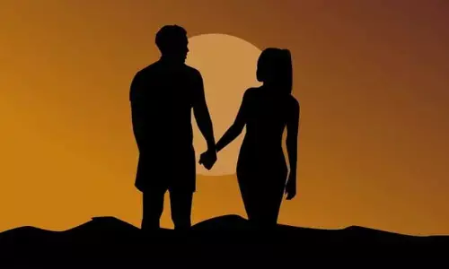 ఆ హీరో, హీరోయిన్ మళ్లీ డేటింగ్ స్టార్ట్ చేశారా..? మీడియాకు లీకులిచ్చిన మాజీ లవర్..