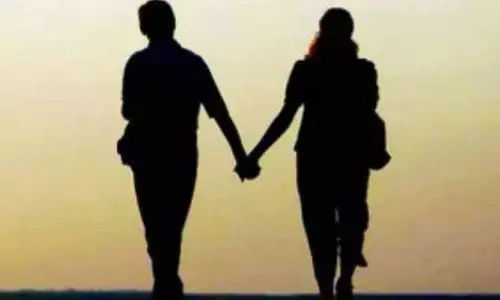 తోటి ఉద్యోగితో లేడీ ఆఫీసర్ ఎఫైర్!.. ఇద్దరిని జాబ్ నుంచి తొలగించిన ప్రముఖ బ్యాంక్