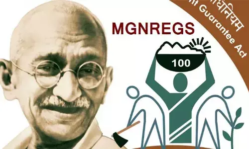 ఉపాధి హామీ చట్టంపై నిర్లక్ష్యమెందుకు?