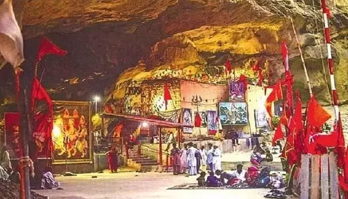 దాయాది దేశంలో అమ్మవారి ఆలయం.. చైత్ర నవరాత్రుల్లో పెరుగుతున్న భక్తుల రద్దీ.. దాయాది దేశంలో అమ్మవారి ఆలయం.. చైత్ర నవరాత్రుల్లో పెరుగుతున్న భక్తుల రద్దీ..