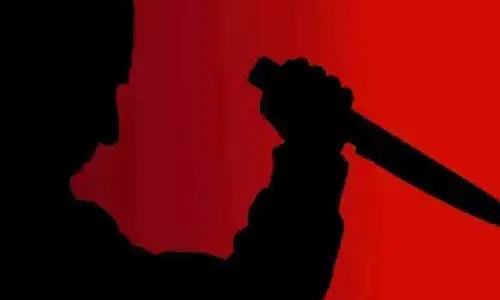 Atrocious: పండ్ల వ్యాపారిపై కత్తితో దాడి.. కేసు నమోదు