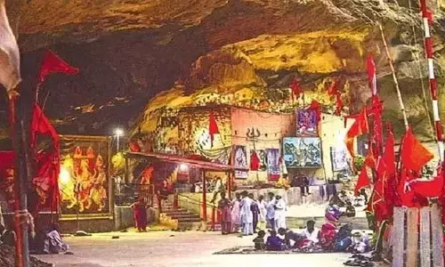 దాయాది దేశంలో అమ్మవారి ఆలయం.. చైత్ర నవరాత్రుల్లో పెరుగుతున్న భక్తుల రద్దీ..