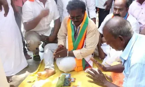 అలా జోస్యం చెప్పారని.. ఇద్దరు జ్యోతిష్యుల అరెస్ట్