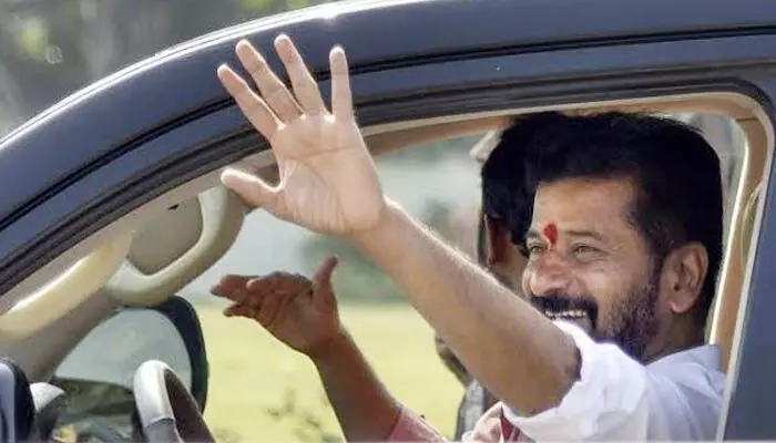 CM Revanth Reddy: నేడు ఢిల్లీకి వెళ్లనున్న సీఎం రేవంత్రెడ్డి.. ఆ మూడు స్థానాల్లో అభ్యర్థులపై రానున్న క్లారిటీ? CM Revanth Reddy: నేడు ఢిల్లీకి వెళ్లనున్న సీఎం రేవంత్రెడ్డి.. ఆ మూడు స్థానాల్లో అభ్యర్థులపై రానున్న క్లారిటీ?