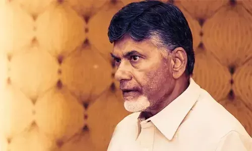 సెల్ఫ్ డబ్బా..! ఐదేళ్ల నుంచి చంద్రబాబు తీరు ఇదే