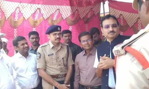 ఆ పని ఎవరు చేసిన కఠిన చర్యలు తప్పవు.. హెచ్చరికలు జారీ చేసిన ఎన్నికలసంఘం ..