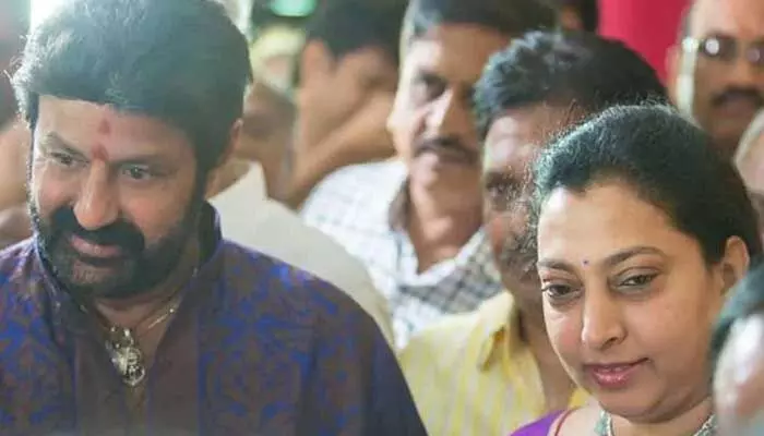 స్టార్ హీరో బాలకృష్ణ ఫస్ట్ లవ్.. అనూహ్యంగా భార్య అయిపోయిన వసుంధర.. అసలు ఏం జరిగిందంటే? స్టార్ హీరో బాలకృష్ణ ఫస్ట్ లవ్.. అనూహ్యంగా భార్య అయిపోయిన వసుంధర.. అసలు ఏం జరిగిందంటే?