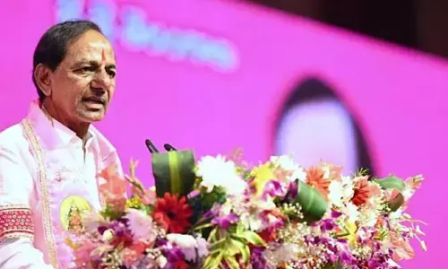 కలిసి రాని పార్టీ పేరు మార్పు.. బీఆర్ఎస్ ఫ్లీనరీపై కొనసాగుతున్న సస్పెన్స్..!