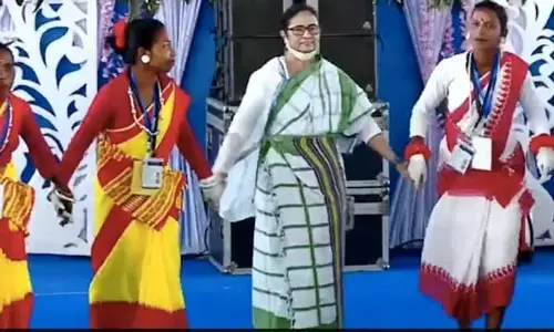 Viral Video: ఎన్నికల వేల దూకుడు పెంచిన సీఎం.. మహిళలతో కలిసి డాన్స్..వీడియో వైరల్
