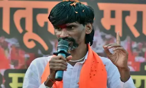 మరాఠా రిజర్వేషన్ సమస్యను పరిష్కరించకుంటే ఆమరణ నిరాహార దీక్ష: మనోజ్ జారంగే