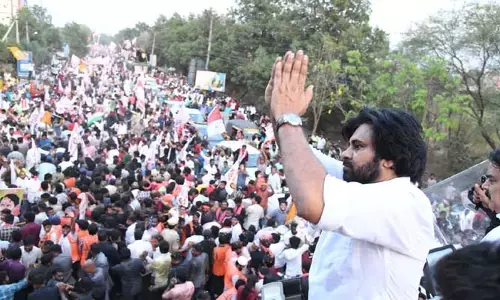 తాడేపల్లి ప్యాలెస్‌లోకి జనం చొచ్చుకెళ్లే రోజు దగ్గర్లోనే: జగన్‌పై పవన్ కల్యాణ్ ఘాటు వ్యాఖ్యలు