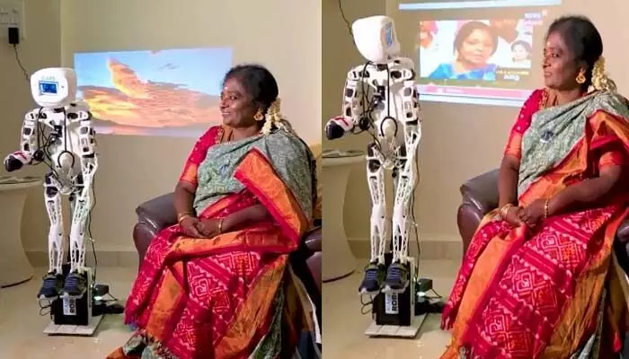AI రోబోతో తమిళిసై ముచ్చట్లు! వినూత్నంగా ఎన్నికల ప్రచారం AI రోబోతో తమిళిసై ముచ్చట్లు! వినూత్నంగా ఎన్నికల ప్రచారం