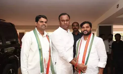 ఎంపీ ఎన్నికల వేళ బీఆర్ఎస్ కు మరో షాక్.. కాంగ్రెస్ లోకి ఏపూరి సోమన్న