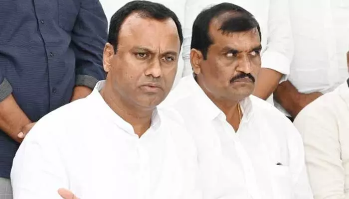 తీహార్ జైల్లోనే కవిత నెక్ట్స్ బతుకమ్మ పండుగ.. కోమటిరెడ్డి సంచలన వ్యాఖ్యలు తీహార్ జైల్లోనే కవిత నెక్ట్స్ బతుకమ్మ పండుగ.. కోమటిరెడ్డి సంచలన వ్యాఖ్యలు