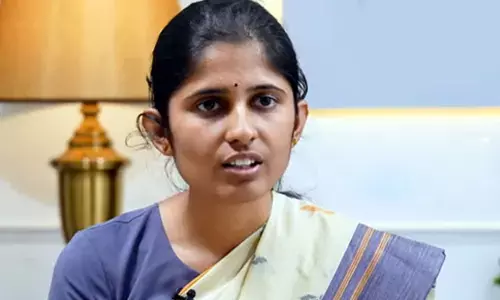 యూపీఎస్సీ టాపర్ అనన్యపై ఫేక్ ఖాతాలు.. సైబర్ క్రైమ్ పోలీసులకు ఫిర్యాదు