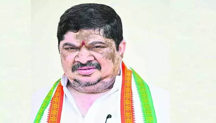 నిరూపిస్తే సజీవ దహనానికి సిద్ధం.. పొన్నం సంచలన వ్యాఖ్యలు నిరూపిస్తే సజీవ దహనానికి సిద్ధం.. పొన్నం సంచలన వ్యాఖ్యలు