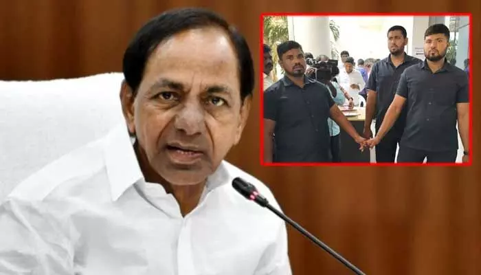 మాజీ సీఎం KCRకు బౌన్సర్లతో టైట్ సెక్యూరిటీ మాజీ సీఎం KCRకు బౌన్సర్లతో టైట్ సెక్యూరిటీ