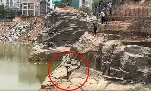 HYD: కొంపల్లిలో వ్యక్తి హల్‌చల్.. భార్య కొడుతోందంటూ ఆత్మహత్యాయత్నం (వీడియో వైరల్)