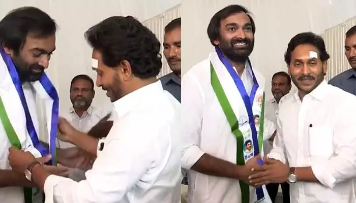 నెల్లూరు జిల్లాలో జనసేనకు భారీ షాక్.. వైసీపీలో చేరిన చెన్నారెడ్డి మనుక్రాంత్ రెడ్డి నెల్లూరు జిల్లాలో జనసేనకు భారీ షాక్.. వైసీపీలో చేరిన చెన్నారెడ్డి మనుక్రాంత్ రెడ్డి
