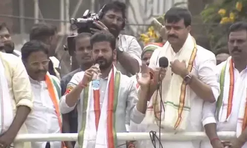 నమాజ్ సమయంలో స్పీచ్ ఆపాలని సీఎం రేవంత్ రెడ్డి ఆదేశం