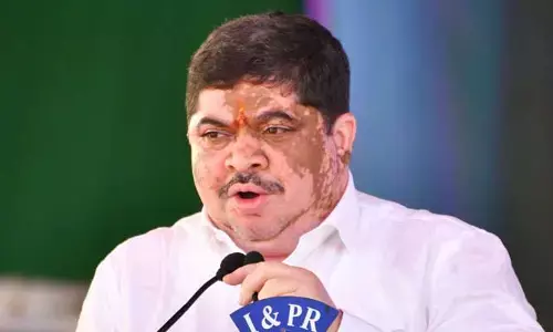 ప్రైవేట్, కార్పొరేట్ పాఠశాలలకు ధీటుగా గురుకుల పాఠశాలల విజయం: మంత్రి పొన్నం