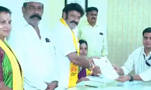 Hindupuram: మిట్ట మధ్యాహ్నం నామినేషన్ వేసిన బాలయ్య