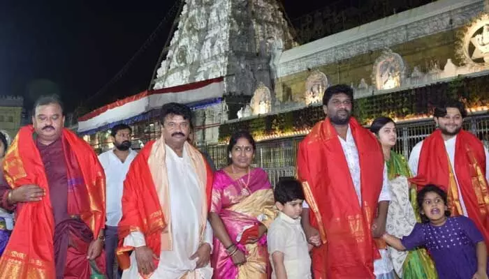 శ్రీవారి సుప్రభాత సేవలో తెలంగాణ ఎమ్మెల్యే తలసాని శ్రీనివాస్ యాదవ్.. శ్రీవారి సుప్రభాత సేవలో తెలంగాణ ఎమ్మెల్యే తలసాని శ్రీనివాస్ యాదవ్..