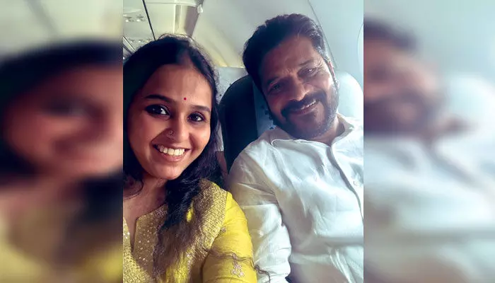 రేవంత్ రెడ్డిని కలిసిన ప్రముఖ పాప్ సింగర్!.. ఎక్కడో తెలుసా? రేవంత్ రెడ్డిని కలిసిన ప్రముఖ పాప్ సింగర్!.. ఎక్కడో తెలుసా?