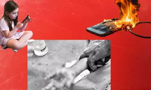 Atrocious: వీడియోలు చూస్తుండగా చేతిలో పేలిన సెల్ ఫోన్.. చిన్నారి పరిస్థితి..!?