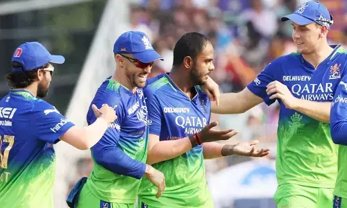 RCB Vs KKR: కట్టుదిట్టంగా ఆర్సీబీ బౌలింగ్.. పీకల్లోతు కష్టాల్లో కోల్‌కతా నైట్‌రైడర్స్