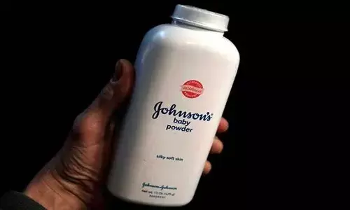 Johnson and Johnson: జాన్సన్ అండ్ జాన్సన్ పౌడర్ తో క్యాన్సర్.. రూ.52 వేల కోట్ల పరిహారం