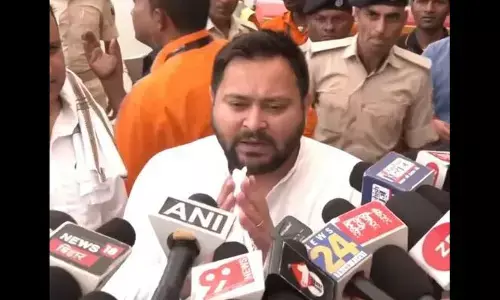 చేతులు జోడించి అడుగుతున్నా.. మోడీ ఏం చేశారో చెప్పాలన్న తేజస్వి యాదవ్