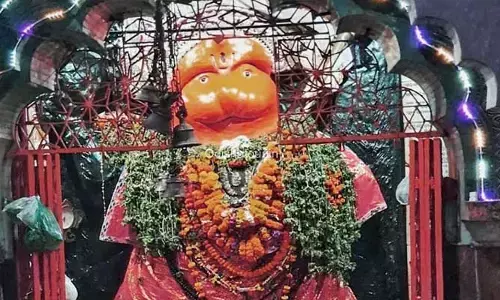 ఆ ఆలయంలో హనుమంతుడిని బేడీలతో బంధించారు.. చెప్పకుండా అక్కడికి వెళ్లినందుకే ఈ శిక్ష వేశారా..