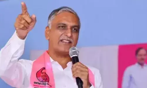 రేవంత్ రెడ్డి ఎవరి చెవిలో పువ్వు పెడుతున్నావ్? ఆ పని చేయకుంటే రాజీనామాకు సిద్ధమా?