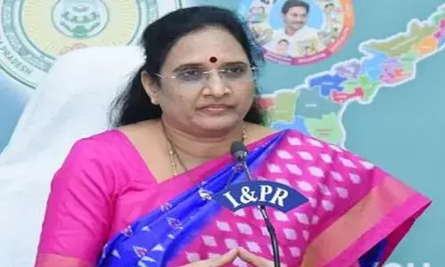 Vasireddy Padma: వైసీపీకి వాసిరెడ్డి పద్మ రాజీనామా.. జగన్ పై ఘాటు విమర్శలు