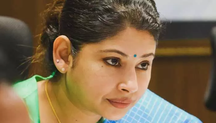 ‘అబద్ధం లోపల నిజం ఇదే..’ వాటిని ఉద్దేశిస్తూ స్మిత సబర్వాల్ ఇంట్రెస్టింగ్ ట్వీట్ ‘అబద్ధం లోపల నిజం ఇదే..’ వాటిని ఉద్దేశిస్తూ స్మిత సబర్వాల్ ఇంట్రెస్టింగ్ ట్వీట్
