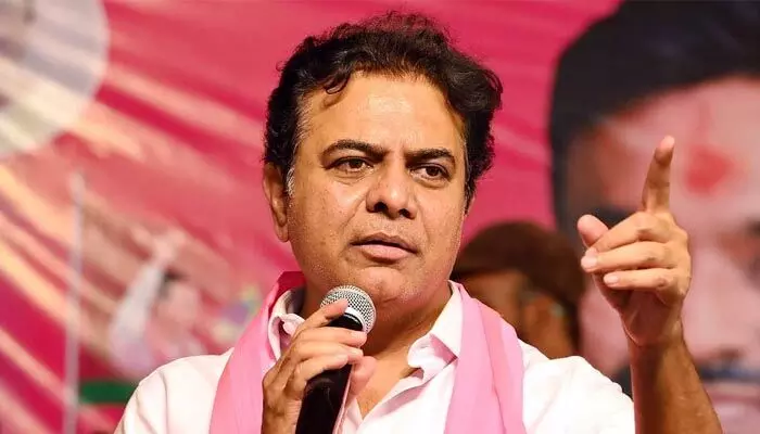 BREAKING: కాంగ్రెస్ మాయలో పడి మరోసారి మోసపోవొద్దు: మాజీ మంత్రి కేటీఆర్ కీలక వ్యాఖ్యలు BREAKING: కాంగ్రెస్ మాయలో పడి మరోసారి మోసపోవొద్దు: మాజీ మంత్రి కేటీఆర్ కీలక వ్యాఖ్యలు