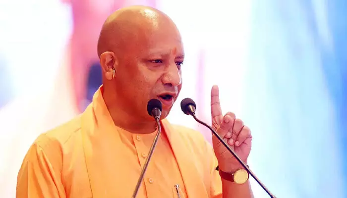 కాంగ్రెస్ గెలిస్తే షరియా చట్టం తెస్తారు: యూపీ సీఎం Yogi Adityanath కాంగ్రెస్ గెలిస్తే షరియా చట్టం తెస్తారు: యూపీ సీఎం Yogi Adityanath