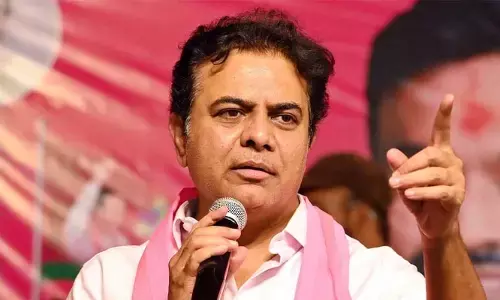 BREAKING: కాంగ్రెస్ మాయలో పడి మరోసారి మోసపోవొద్దు: మాజీ మంత్రి కేటీఆర్ కీలక వ్యాఖ్యలు