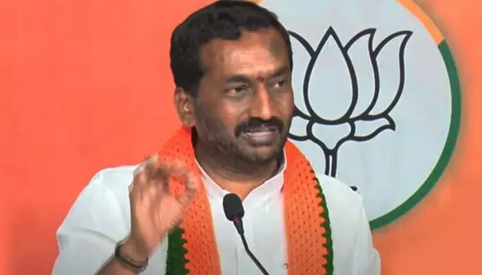 BREAKING: బీఆర్ఎస్ పార్టీకి ఒక్క ఎంపీ సీటు కూడా రాదు: మెదక్ ఎంపీ అభ్యర్థి రఘునందన్ రావు సంచలన వ్యాఖ్యలు BREAKING: బీఆర్ఎస్ పార్టీకి ఒక్క ఎంపీ సీటు కూడా రాదు: మెదక్ ఎంపీ అభ్యర్థి రఘునందన్ రావు సంచలన వ్యాఖ్యలు