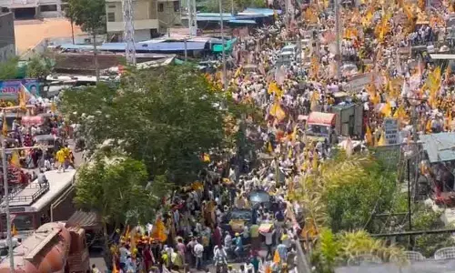 AP politics: బ్రహ్మన్న కు బ్రహ్మ రథం.. భారీ ర్యాలీ తో నామినేషన్