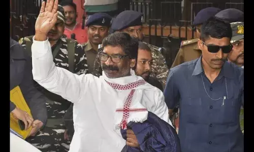 ఈడీ అరెస్టును సవాల్ చేస్తూ సుప్రీంకోర్టును ఆశ్రయించిన హేమంత్ సోరెన్