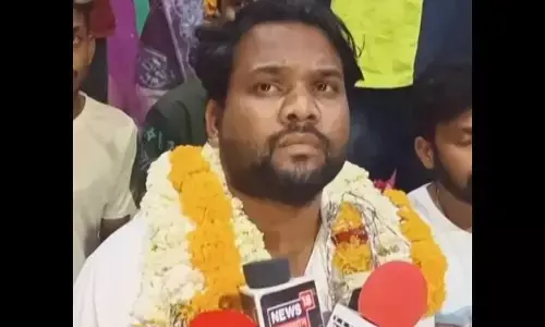 సొంత అభ్యర్థికే ఓటు వేయవద్దని ప్రచారం చేస్తున్న కాంగ్రెస్