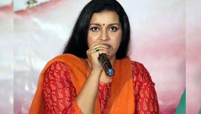 రాజకీయాల గురించి రేణు దేశాయ్ సంచలన పోస్ట్.. నేను ఎవరి దగ్గర డబ్బులు తీసుకోలేదంటూనే.. ఆ పార్టీ తరపున ప్రచారం.. రాజకీయాల గురించి రేణు దేశాయ్ సంచలన పోస్ట్.. నేను ఎవరి దగ్గర డబ్బులు తీసుకోలేదంటూనే.. ఆ పార్టీ తరపున ప్రచారం..