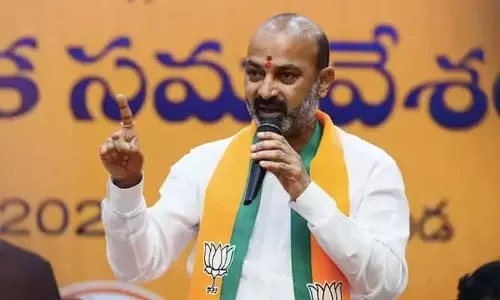 పెనం మీద నుండి పొయ్యిలోకి.. అవతరణ దినోత్సవ వేళ.. బండి సంజయ్ కీలక సందేశం